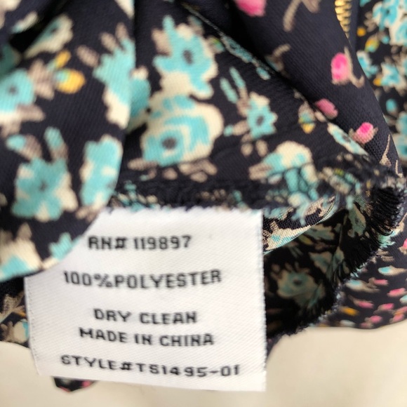 Collective concepts printer blouse - Picture 7 of 7